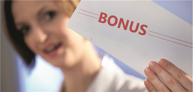 Über hohe steuerfreie Corona-Bonuszahlungen ihrer Praxen können sich Medizinische Fachangestellte künftig nicht mehr freuen.
