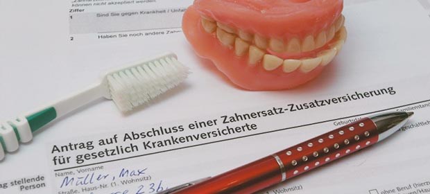 Policen für die Belegschaft Über ihren Betrieb kommen Mitarbeiter oft an Zusatzversicherungen mit besonders guten Konditionen und günstigen Preisen.
