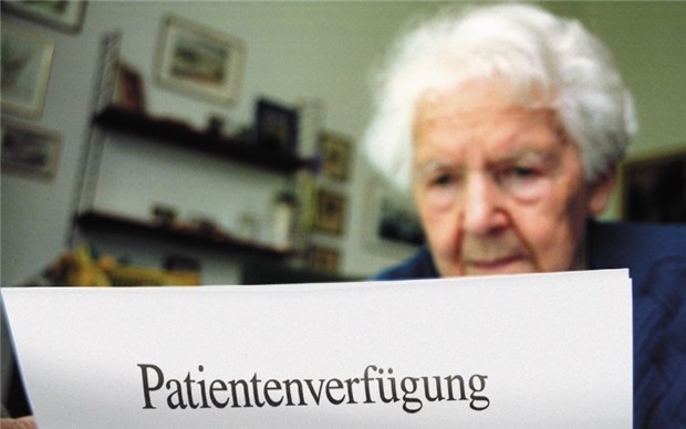Eine Verfügung, zwei Reichweiten Über neun Millionen Bundesbürger sollen bisher eine Patientenverfügung verfasst haben, so Schätzungen.