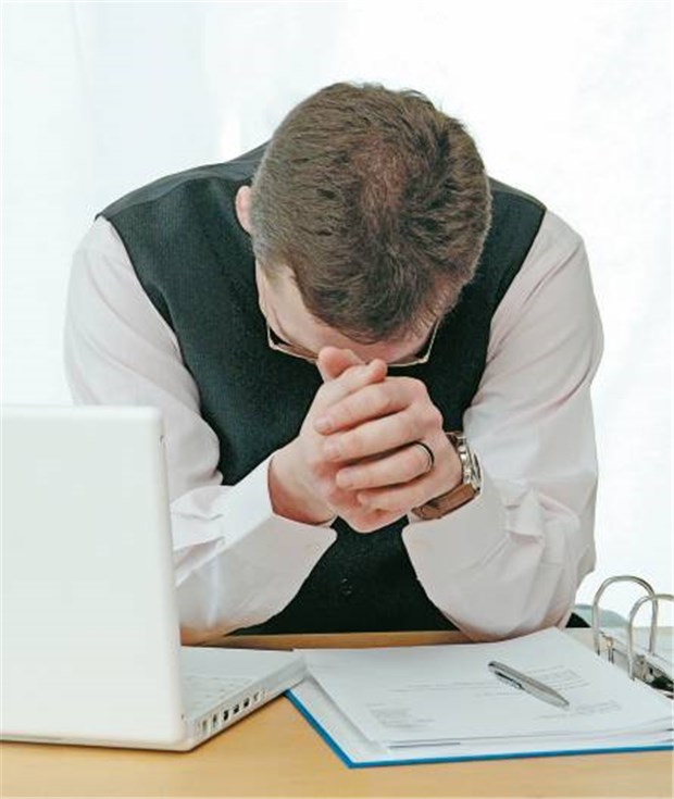 Bei jedem zehnten Psychiater deutliche Hinweise auf Burnout Überlastet, depressiv und ausgebrannt: Vielen Ärzten scheint ihre Arbeit über den Kopf zu wachsen.