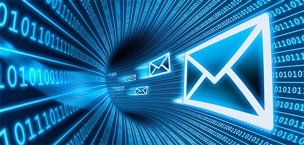 E-Arztbriefe - Sinnstifter für die E-Card? Übermittlung elektronischer Briefe in der vertragsärztlichen Versorgung: Ab 2017 winken Zuschläge für Ärzte.