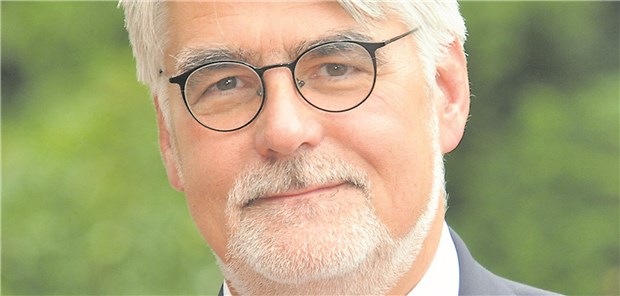 "Wir sind für die Patienten da – und nicht für die Renditen" Überzeugt, dass Niedergelassene und Klinikärzte gemeinsam an einem Strang ziehen: Schleswig-Holsteins neuer Kammerchef Dr. Henrik Herrmann.