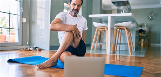 Physiotherapeut kommt virtuell ins Haus Übungen nach Online-Anweisungen vom Therapeuten: Das wird in Schleswig-Holstein erprobt.