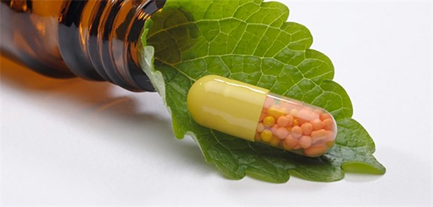Phytos statt Antibiotika Um der Resistenzbildung bei Antibiotika entgegenzuwirken, ist der verstärkte Einsatz von Phytotherapeutika bei unkomplizierten Harnwegsinfekten ein Option.