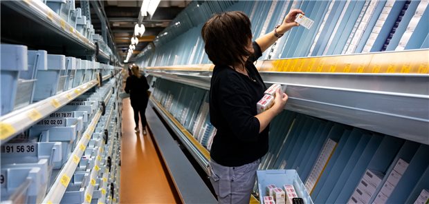 Um die 700 Millionen Packungen verschreibungspflichtiger Arzneimittel liefert der Pharmagroßhandel alljährlich bundesweit aus.