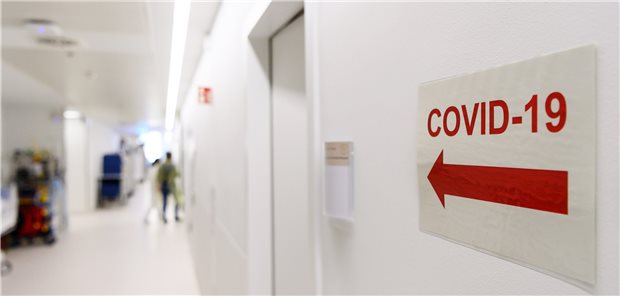 Ärzte fordern neue Kennzahl für Corona-Schutzmaßnahmen Hinweis auf COVD-19-Station im Krankenhaus