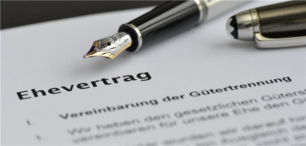 Um die Praxis vor dem Zugriff des Ex-Partners zu schützen, empfiehlt sich für Praxisinhaber ein Ehevertrag.