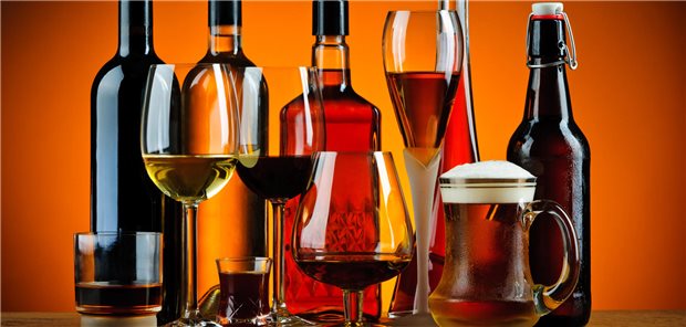 Schützt Semaglutid vor Alkoholmissbrauch? Um eine Empfehlung für den Off-Label-Einsatz von Semaglutid bei Alkoholabhängigkeit auszusprechen, sei es definitiv noch zu früh, so Wang und Mitforschende. Das Team verweist auf fünf laufende klinische Studien, die mögliche Zusammenhänge untersuchen. Deren Ergebnisse gelte es abzuwarten.