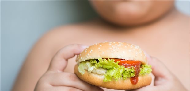 „Nur jeder dritte junge Erwachsene weiß, wie gesunde Ernährung funktioniert“ Um gesunde Ernährung ist es gerade bei jungen Menschen in Deutschland schlecht gestellt – auch, weil das Wissen dazu fehlt.