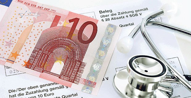 Praxisgebühr spaltet die Republik Umstritten, aber für ihre Abschaffung findet sich keine politische Mehrheit: Die Praxisgebühr.