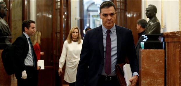 Spaniens politische Einheit im Corona-Kampf bröckelt Umstrittener Krisenmanager: Spaniens Premierminister Pedro Sanchez.