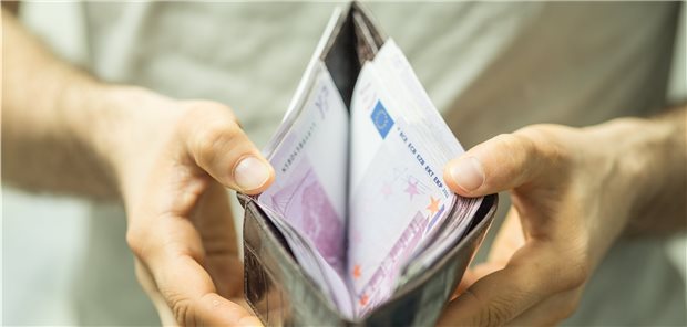 Kosten für Konnektor-Update in Pauschale schon enthalten! Und, wer zahlt? Das Konnektor-Update sei von der Betriebskostenpauschale abgedeckt, sagt jedenfalls die gematik.