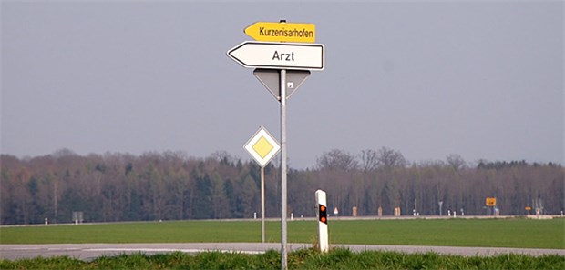 Kommunen üben sich schon heute als Versorger Und wo geht es hier zum Arzt? Die Kommunen suchen nach Antworten und entwickeln neue Versorgungsmodelle.