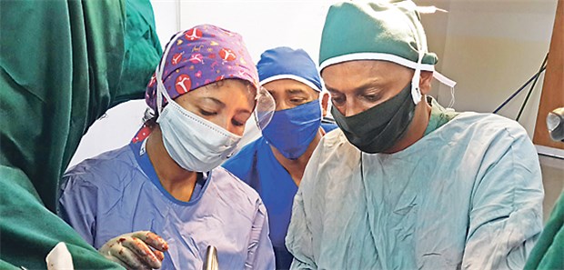 Hoffnung für geburtsverletzte Frauen Unermüdlich im Einsatz: Ärztinnen und Ärztze im Fistula Hospital in Addis Abeba