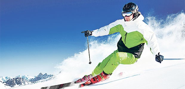 Nur noch mit Helm auf die Piste? Unfallmediziner plädieren seit Jahren für die Helmpflicht am Hang.