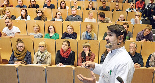 Arbeitserfahrung über Einser-Abi! Uni Halle: Diese Studenten haben bereits einen der begehrten Medizinstudienplätze ergattert.