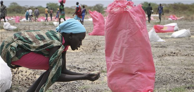 UN: Alle 4,4 Sekunden stirbt ein junger Mensch unter 24 Jahren Unicef fordert zusätzliche Investitionen in die medizinische Grundversorgung für alle Frauen und Kinder. Besonders gefährdet seien Kinder in Südasien und in Afrika südlich der Sahara.