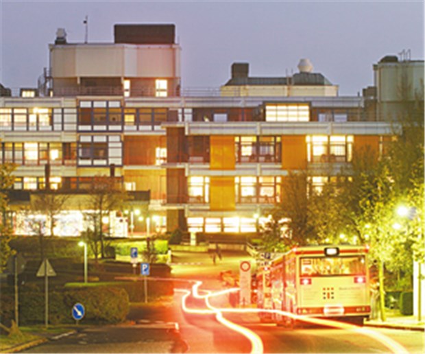 Uniklinik Marburg: Fehlt Ärzten Zeit zur Forschung? Uniklinik Marburg: Eine Studie sollte Licht in Dunkel bei der Forschung bringen.