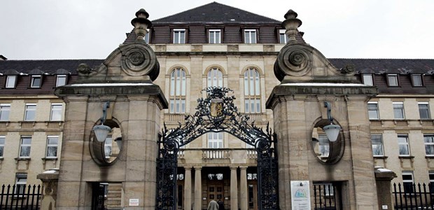 Zwischen den Stühlen von Stadt und Land Unimedizin Mannheim: Ein Systemfehler behindert die Entwicklung.