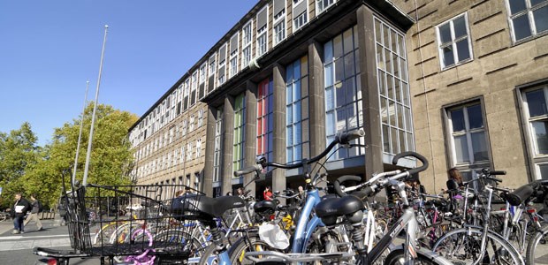 Uni Köln: Professor nimmt sich das Leben Universität Köln: Der ehemalige Leiter des anatomischen Instituts Professor Jürgen Koebke hat sich das Leben genommen.