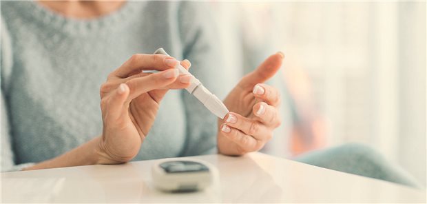 Primärer Endpunkt der Studie war die Veränderung beim HbA1C-Wert ein Jahr nach Beginn der Behandlung. Dieser betrug in der Gruppe mit Sulfonylharnstoffen in der letzten Messung vor der Zweitlinientherapie 81 mmol/l, mit SGLT-2-Hemmern 75 mmol/l und mit DPP-4-Hemmern 72 mmol/l. Unter allen drei Wirkstoffgruppen war der Wert nach einem halben Jahr auf rund 60 mmol/l gefallen, was bedeutet, dass der HbA1C-Wert mit Sulfonylharnstoffen am stärksten gesenkt worden war.