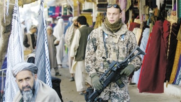 Posttraumatische Belastungsstörungen passen nicht ins Bild vom harten Soldaten Unter Spannung: Soldat auf Patrouille im afghanischen Kundus.