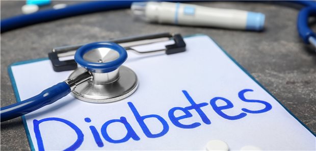 Unter einer Kombination aus Plättchenhemmer und Antikoagulanzien hatten weniger Studienteilnehmer einen Herzinfarkt oder Schlaganfall.