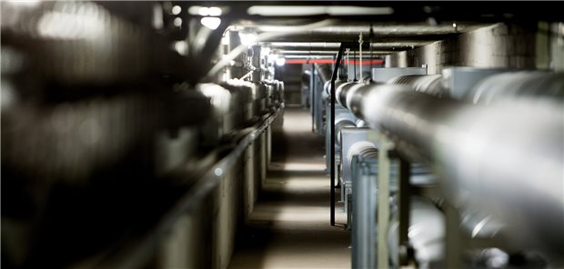 Bayern fordert vom Bund Rettungsschirm für Gesundheit und Pflege Unterirdischer Heizkanal eines Krankenhauses: Vor allem Kliniken sehen sich durch die steigenden Energiepreise finanziell gefährdet.