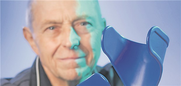 Ältere nach Hüft-Op voll belasten! Unterwegs mit Gehhilfen nach Hüft-Op: Unfallchirurgen wünschen sich für betroffene ältere Patienten eine Versorgung, die eine schmerzadaptierte Vollbelastung möglich macht.