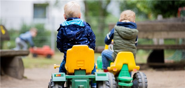 NRW: Weichmacher in Kinder-Urin wird Thema im Landtag Urinproben von 250 Kindergartenkindern wurden verglichen, bei hochbelasteten Kindern hat sich die Konzentration des gefährlichen Weichmachers verzehnfacht.