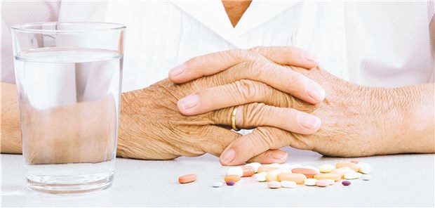 Wenn Wirklichkeit auf Leitlinien trifft Ursache für Polypharmazie bei älteren Patienten ist oft auch die mangelnde Kommunikation zwischen Ärzten.