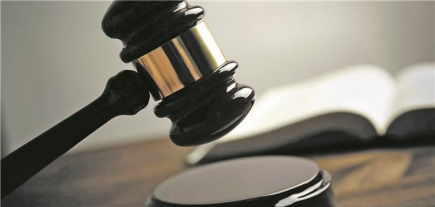 Digitale Triage-Gerichte? Urteilsfindung statt im Gerichtssaal per Video? Ein Jurist hat digitale Spruchkammern vorgeschlagen, die bei Triage-Entscheidungen angerufen werden sollen.
