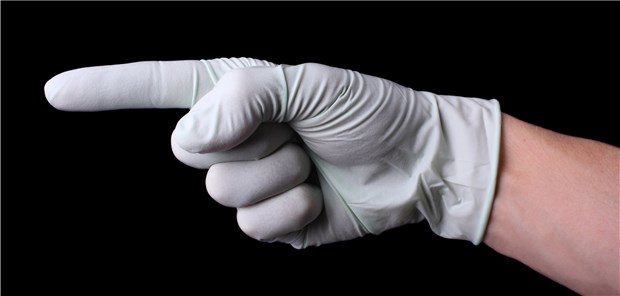 Usage: 01000_038_144 31.07.2019 ÄZ: 144a0501Pointing hand in medical glove Publikationsname / Publikationsnummer / E-Tag TT.MM.JJJJ (optional)