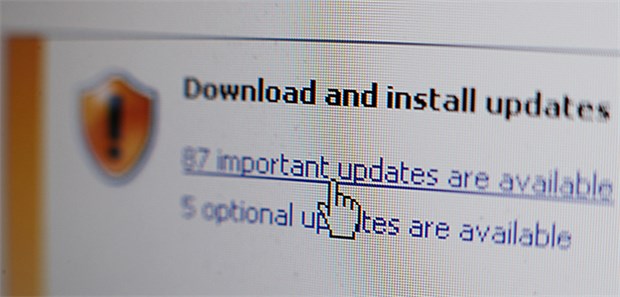 Cyber-Attacke offenbart Sorglosigkeit bei IT-Sicherheit Veraltete Software und fehlende Updates werden als wesentliche Ursache für den erfolgreichen Virenangriff auf britische Kliniken und Arztpraxen genannt.