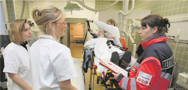 Verdacht auf ischämischen Schlaganfall: Sollten Ärzte gleich eine Thrombektomie versuchen?