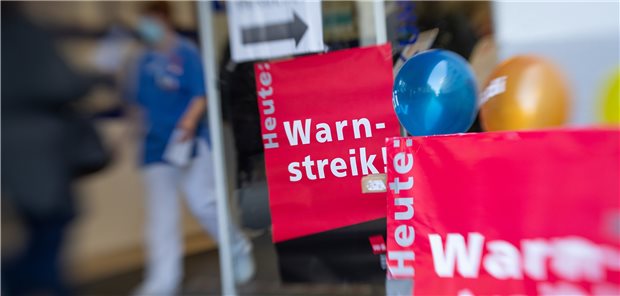 Verdi will Warnstreiks vor allem auf Kliniken ausweiten Verdi zielt mit seinen Warnstreiks besonders auf Krankenhäuser – so wir hier am Dienstag vor dem städtischen Klinikum in Gütersloh.