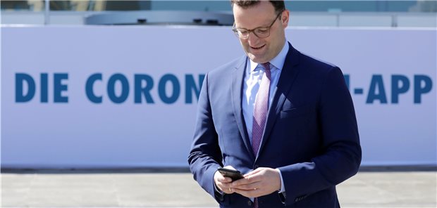Spahn: Mehr Menschen sollten Infektionen über Corona-App melden Gesundheitsminister Jens Spahn bei der Vorstellung der Corona-Warn-App am 16.6.2020 in Berlin