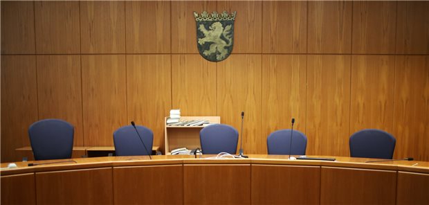Ehemaliger Oberstaatsanwalt wegen Bestechlichkeitsvorwürfen vor Gericht Verhandlungssaal im Landgericht Frankfurt: Am 13. Januar beginnt der Prozess gegen einen früheren Oberstaatsanwalt. Er hatte bei der Generalstaatsanwaltschaft Frankfurt eine bundesweite Zentralstelle zur Bekämpfung von Vermögensstraftaten und Korruption im Gesundheitswesen geleitet.