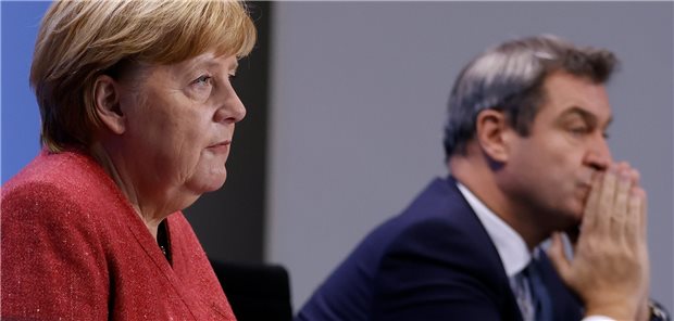 Vorerst keine neuen Corona-Verschärfungen Verkündeten die Ergebnisse nach stundenlangen und offenbar kontroversen Debatten mit den Ministerpräsidenten: Bundeskanzlerin Angela Merkel (CDU) und Bayerns Ministerpräsident Markus Söder (CSU) am Montagabend.