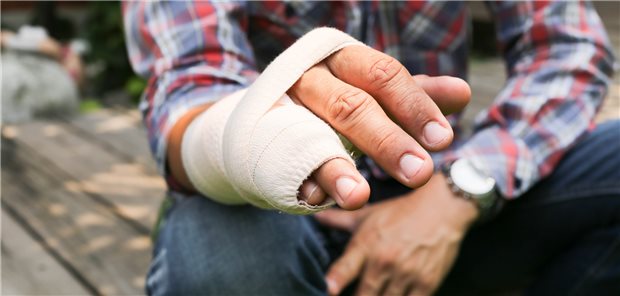 Männer sind durch risikoaffines Verhalten häufiger krank Verletzungen an der Hand kommen bei Männern öfters vor. Laut einer BARMER-Studie neigen sie verstärkt zu risikoaffinem Verhalten.