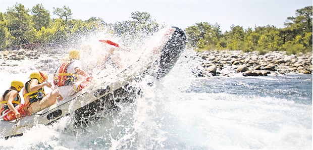 Amöbe zersetzt Gehirn Vermutlich beim Rafting hat sich die 18-jährige Lauren Seitz mit Naegleria fowleri infiziert.
