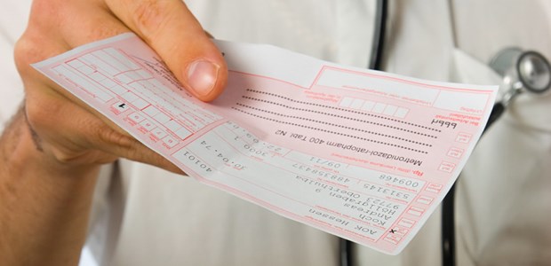 In diesen Fällen dürfen Ärzte faxen Verordnung eines Antibiotikums: Auf der sicheren Seite sind Ärzte nur, wenn sie Verordnungen dem Patienten direkt mitgeben.