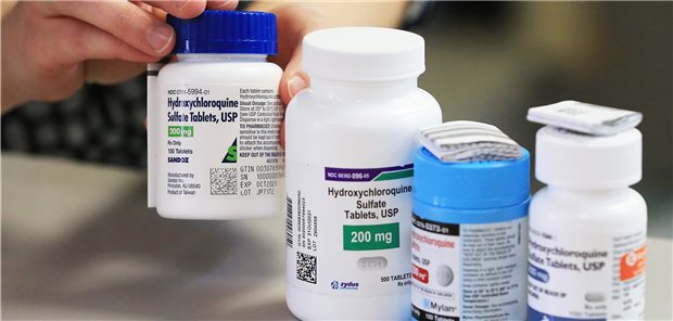WHO stoppt Tests zu Hydroxychloroquin Verschiedene Präparate mit dem Medikament Hydroxychloroquin. Eine Analyse der Daten von Corona-Patienten zeigte keinen Erfolg einer Therapie mit der Substanz. Gleiches gilt wohl für Chloroquin.
