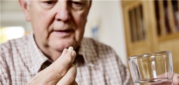 Verschiedene Typen von anticholinerg wirksamen Medikamenten sind mit einem steigenden Demenzrisiko assoziiert.