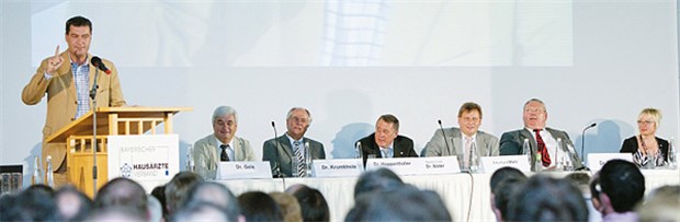Hausärzte sagen Ausstiegs-Demo ab Versichert den Hausärzten volle Rückendeckung: Bayerns Gesundheitsminister Markus Söder.