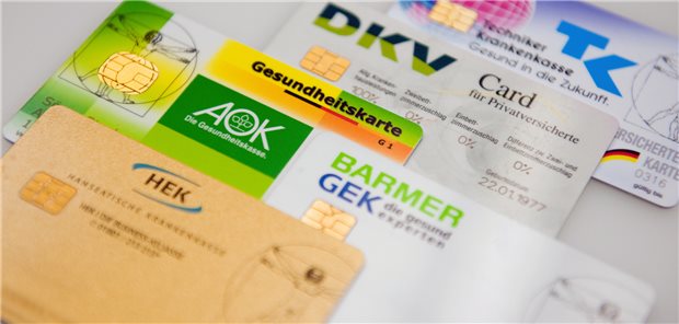 Sozialhilfe muss für Notfallbehandlung bei Ausländern ohne Krankenversicherung zahlen Fünf Versichertenkarten