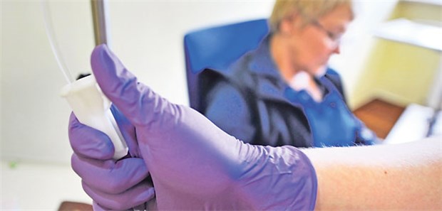 Niedergelassene Ärzte ziehen den Kürzeren Versorgung in der Onkologie-Praxis: Niedergelassene Onkologen sind gegenüber Kliniken oft benachteiligt.