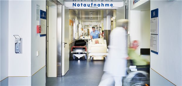 Warum sich Internisten nach echten Strukturreformen sehnen Versorgung von Notfall-Patienten: Internistinnen und Internisten warten auf „tiefgreifende Reformen“.