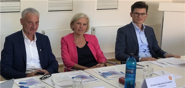 Versorgungsgeschehen im Blick (v.r.): BDI-Vize Dr. Kevin Schulte, BDI-Präsidentin Christine Neumann-Grutzek und BDI-Vize Dr. Norbert Smetak bei einer Presseveranstaltung zum BDI-Hauptstadtforum am Freitag.