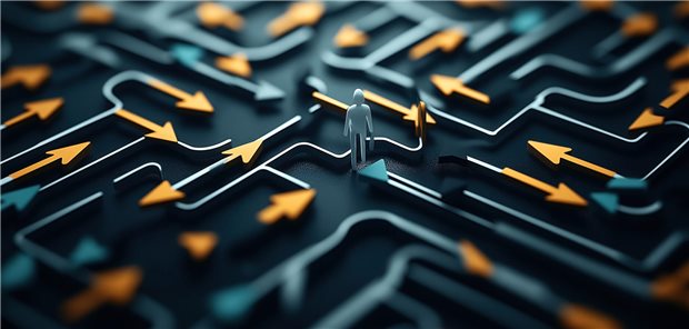 Abstraktes Bild, das einen labyrinthischen Pfad mit einer Miniaturfigur darstellt, die sich zwischen zahlreichen bunten Pfeilen bewegt.